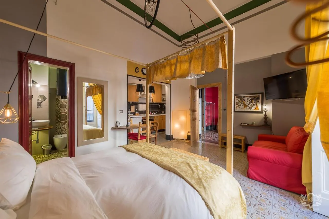Grand Tour Design Guest House Catania Self Check-In לינה וארוחת בוקר