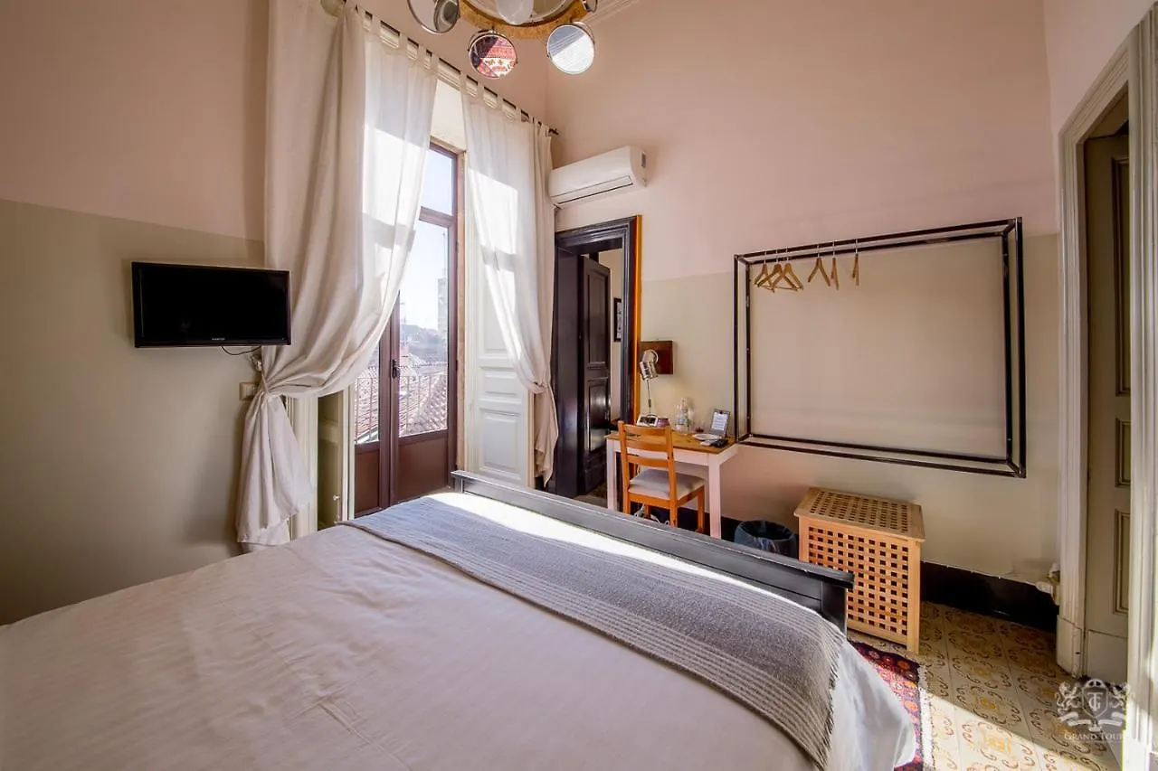 לינה וארוחת בוקר Grand Tour Design Guest House Catania Self Check-In